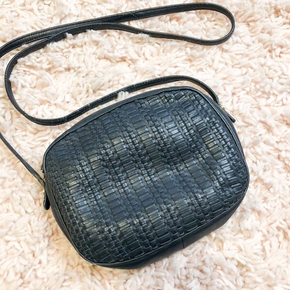 Vintage Handbags - Vintage Faux Leather Black Woven Crossbody Purse
